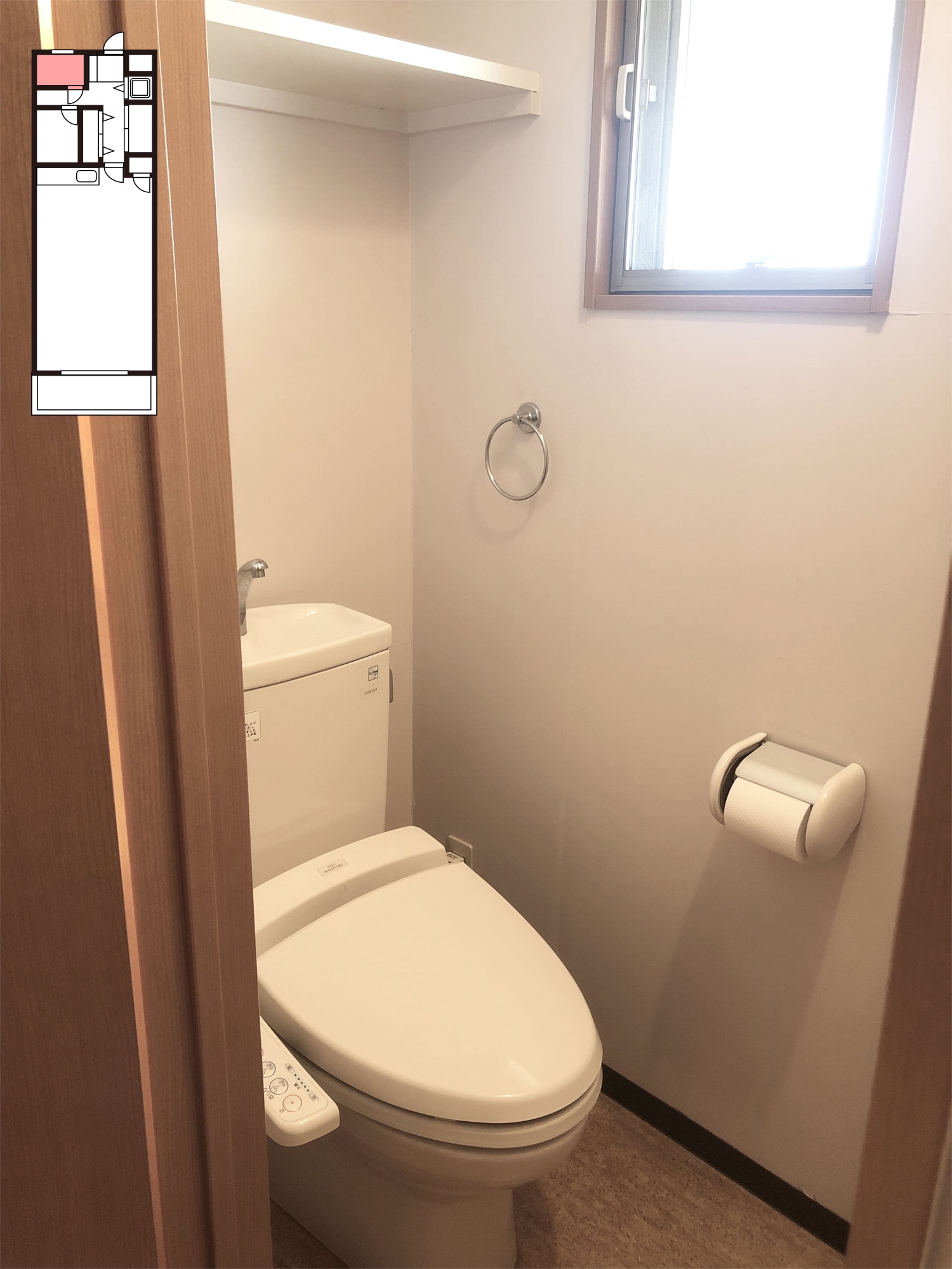 個室の洋式トイレ